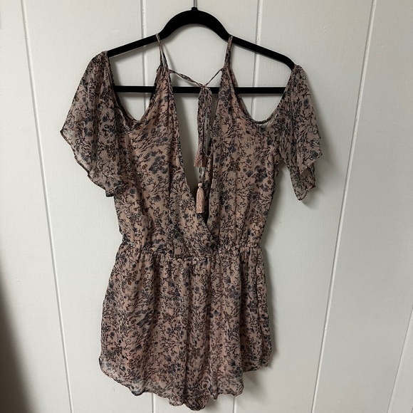 Large American Eagle Outfitters Romper - Picture 1 of 3